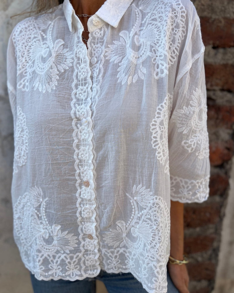IAREL - BLUSA CHIC BORDADA EN ENCAJE