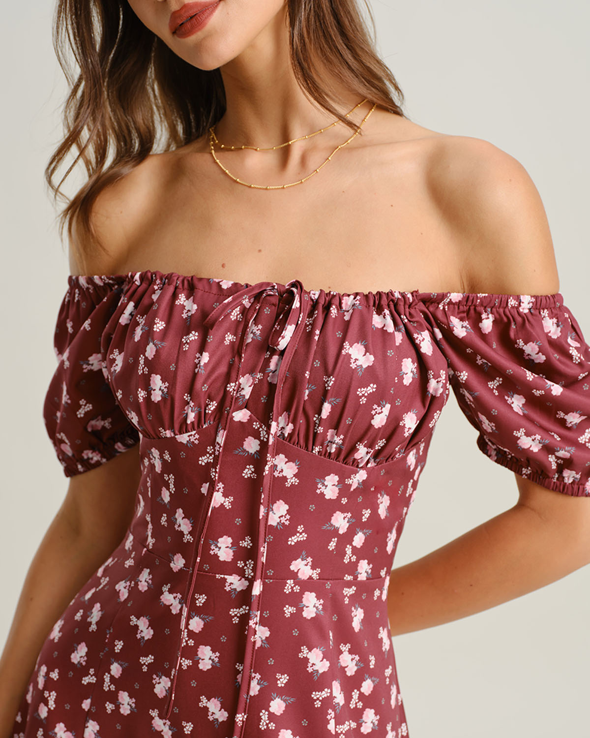 Scarlett – Vestido Midi de Cuello Cuadrado con Mangas Abullonadas